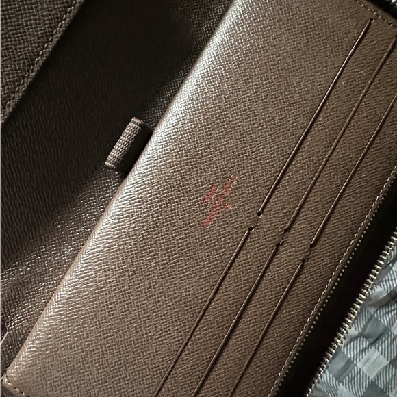 Louis Vuitton travel zippy wallet - Picture 7 of 10